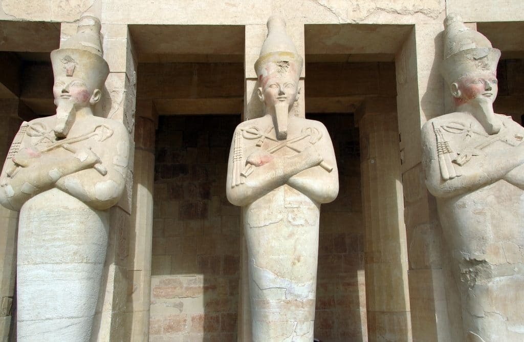 Yoga égyptien : exemple de l'Egypte antique avec la Vallée des reines