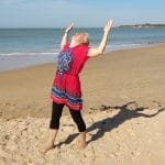 Attitude de la Marche égyptienne avec extension arrière